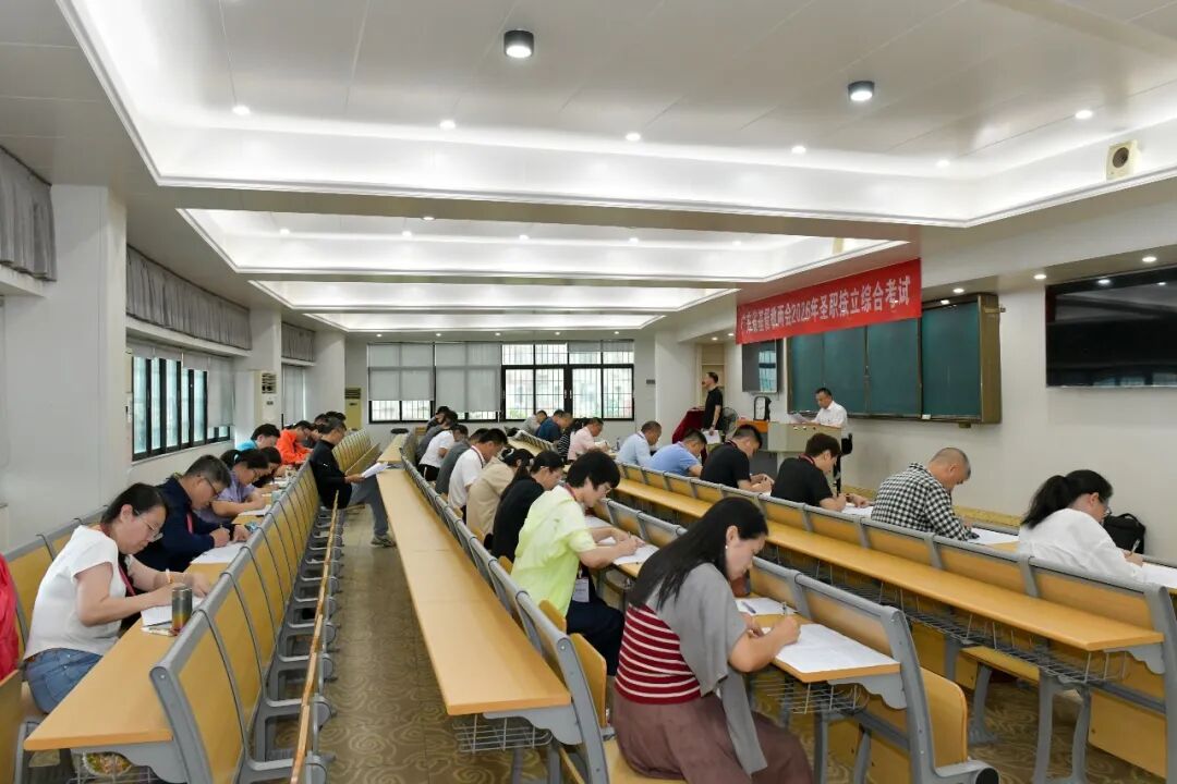 1-26050Q02KE58.jpg