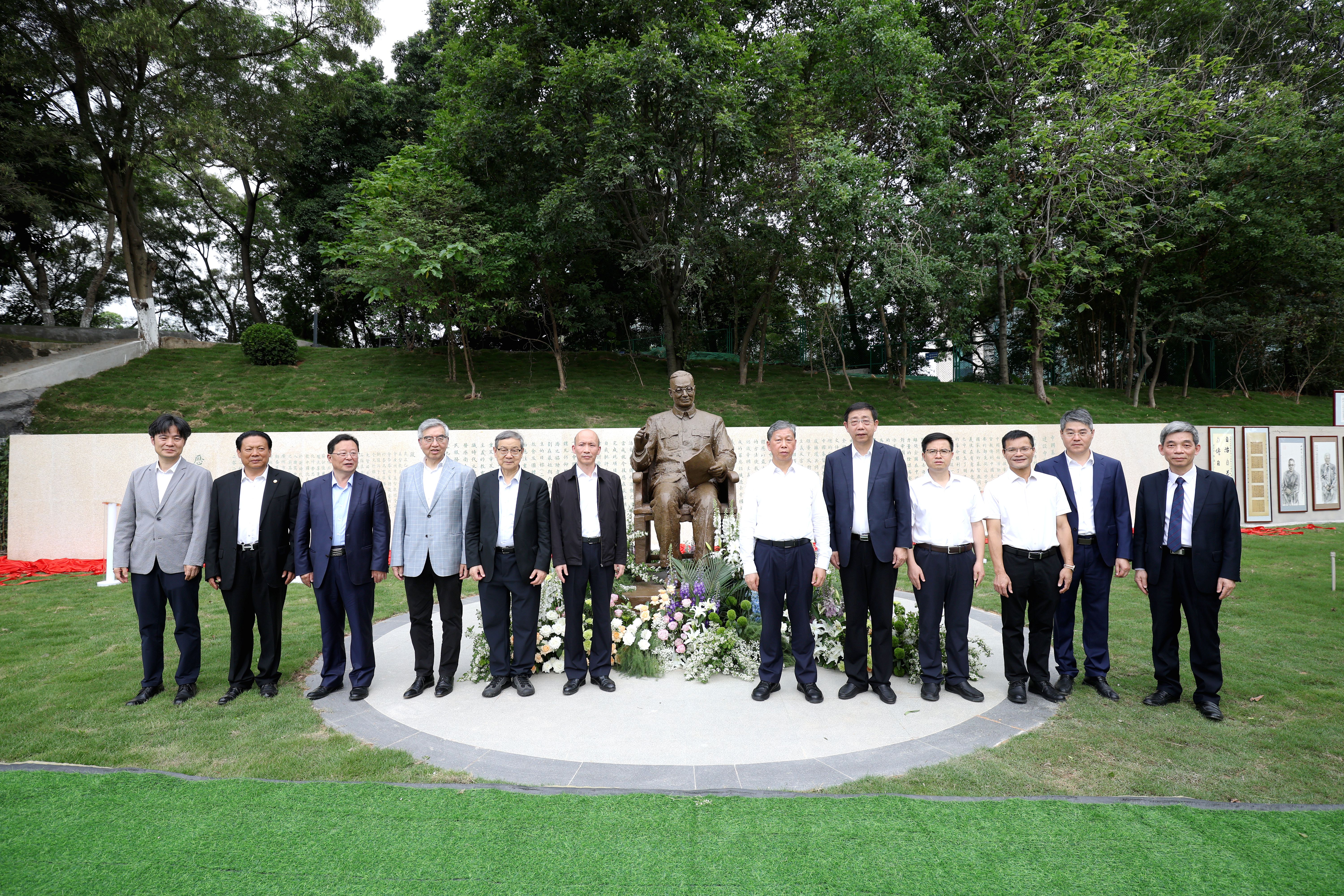 丹文镌壁铭初心・薪火相传启新程 ——《三自宣言》文化墙揭幕仪式在穗隆重举行