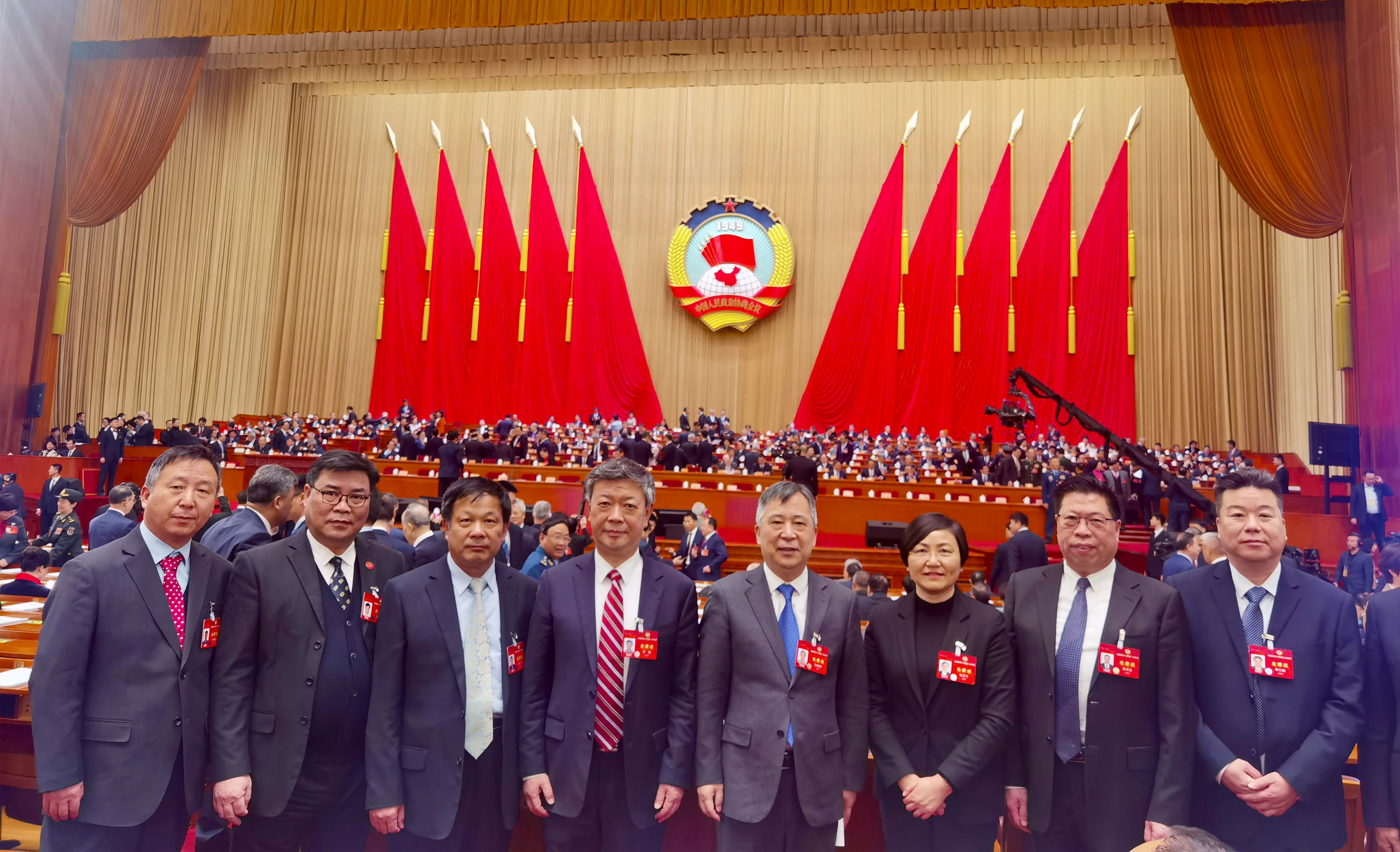 广东省基督教三自爱国会主席樊宏恩牧师参加全国政协十四届二次会议